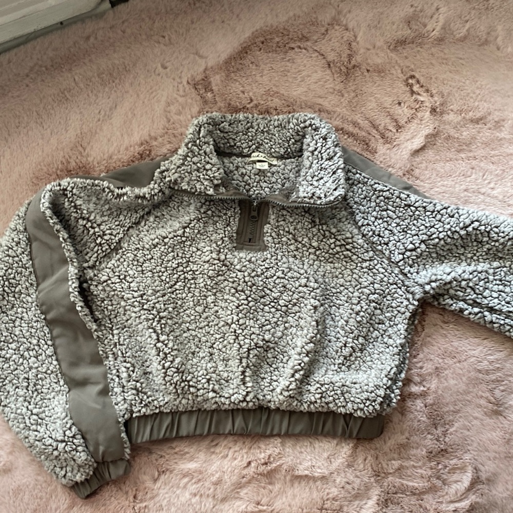 Cropped, 100% polyester, half zip sweater
